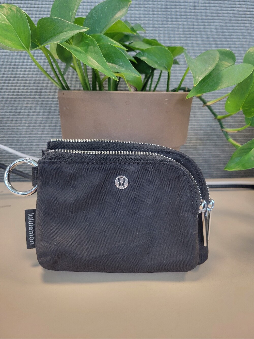 lululemon athletica Black Compact Zip Key Pouch with Ring